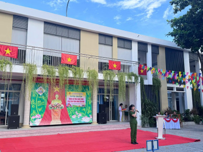 Liên đội Nguyễn Tri Phương tuyên truyền an toàn giao thông và an toàn trong không gian mạng cho học sinh