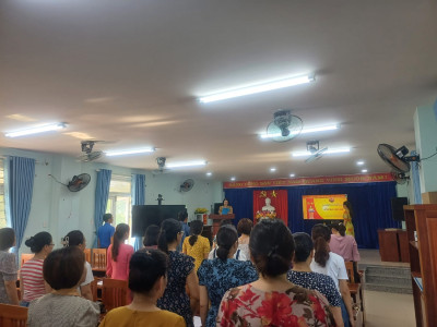 Chi bộ Trường Tiểu học Nguyễn Tri Phương tổ chức Lễ kết nạp Đảng viên